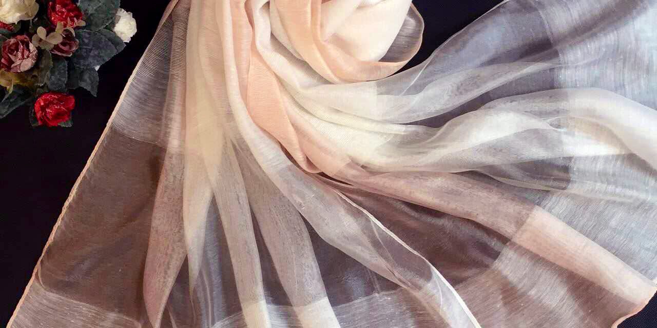 Gradient jacquard scarf bulk
