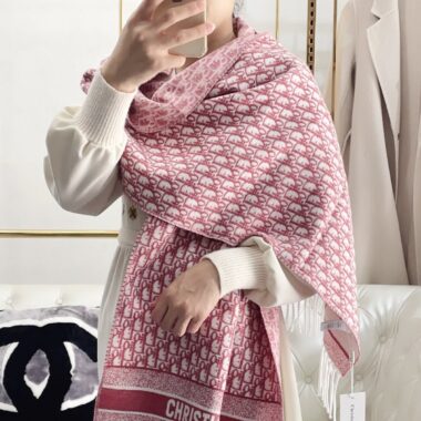 Luxury Wool Scarf for Women – Double-Sided D Letter Design with Tassels