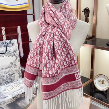 Luxury Wool Scarf for Women – Double-Sided D Letter Design with Tassels