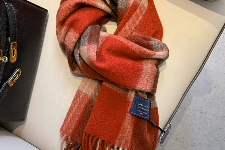 Classic Red UK Plaid Wool Scarf with Tassels for Men and Women