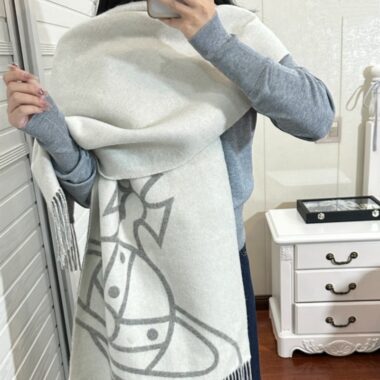 High-Quality Cashmere Wool Scarf with Saturn Design and Tassels

