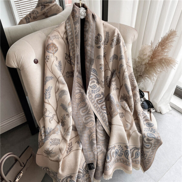 Vintage Bird Design 400g Thickened Winter Scarf for Women – Cozy & Elegant
