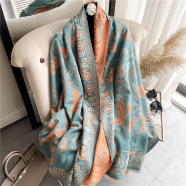 Vintage Bird Design 400g Thickened Winter Scarf for Women – Cozy & Elegant

